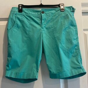Lucy Cuffed Shorts, Green, Sz 10.